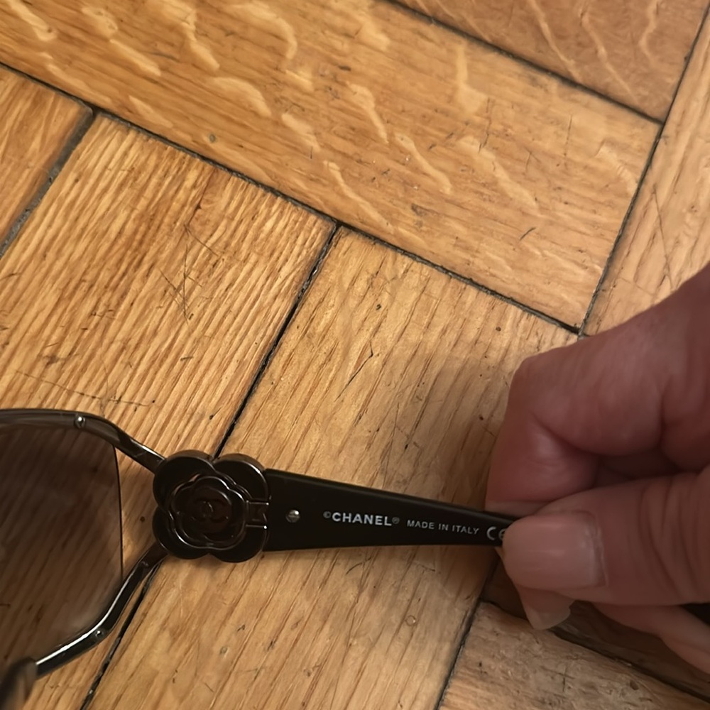 CHANEL Black Sunglasses - Picture 6 of 12